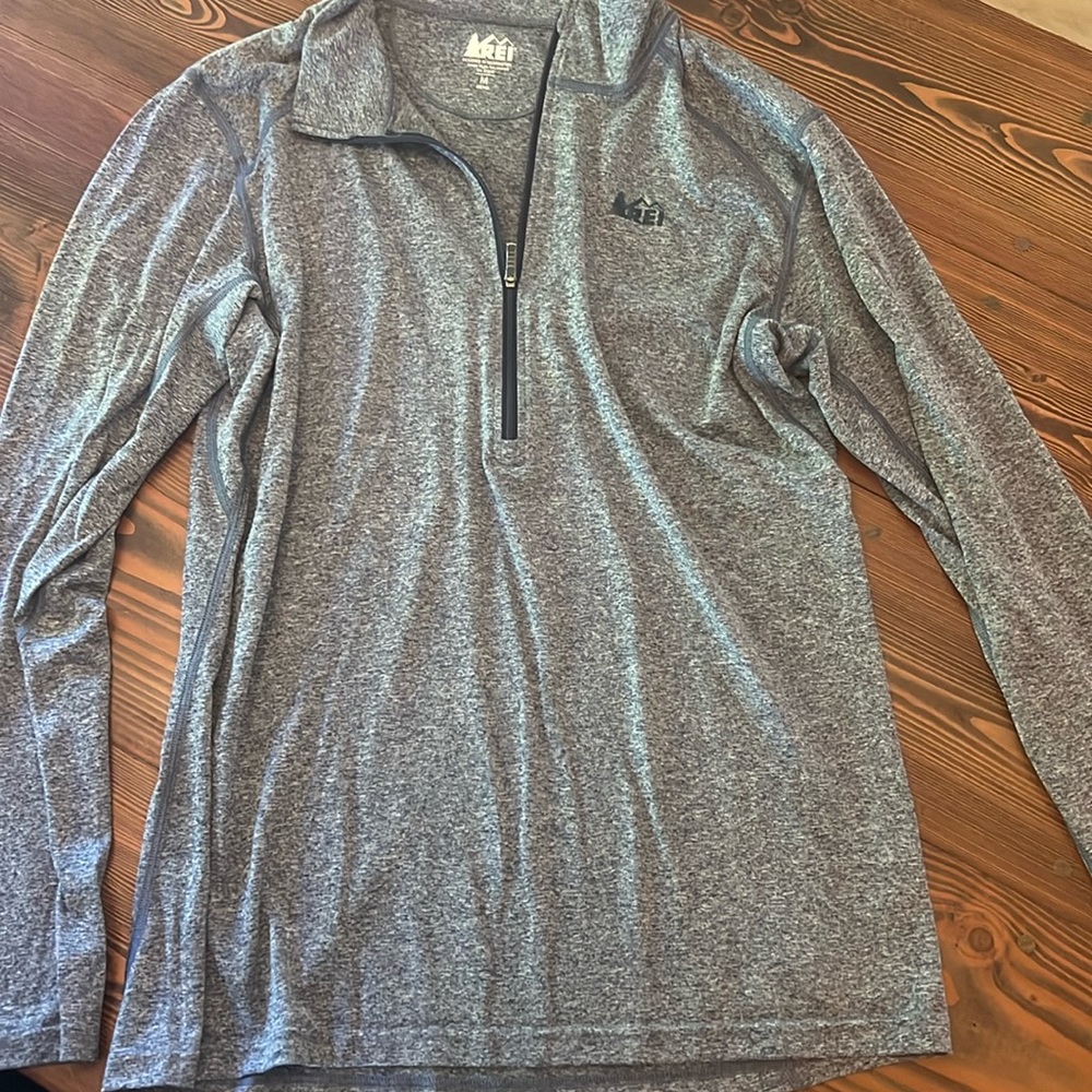 REI men’s medium baselayer